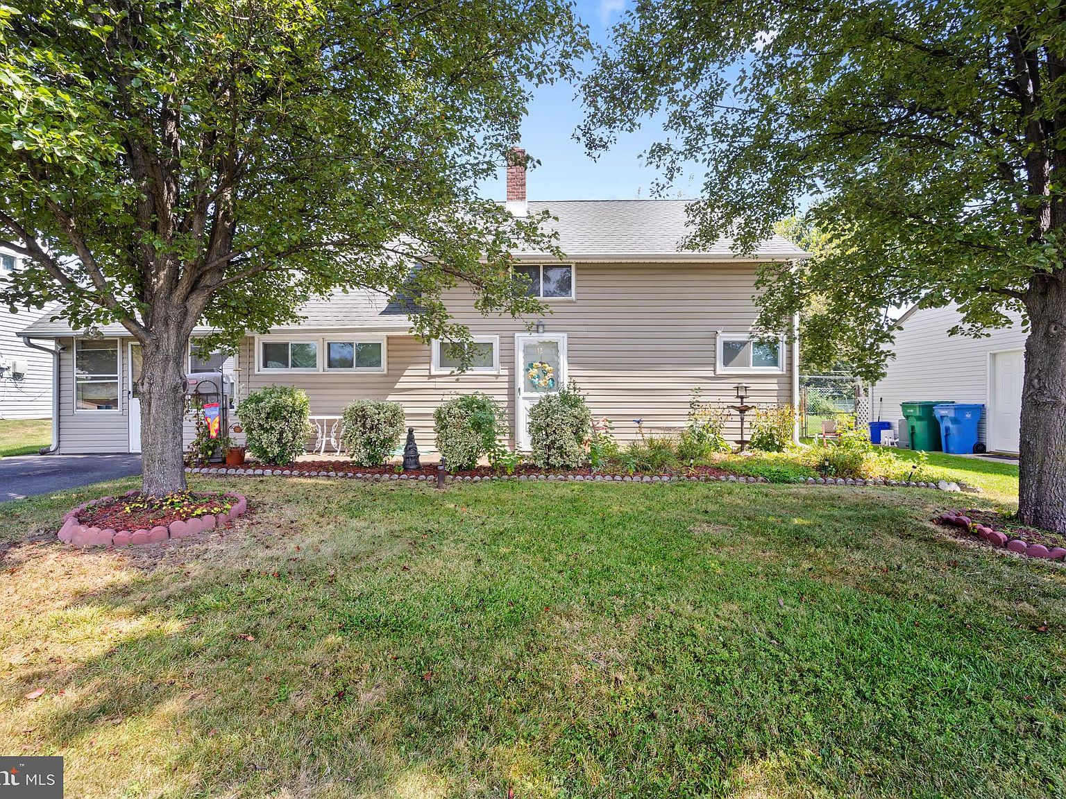 12 Hawthorne Ln, Levittown, PA 19055 Zillow