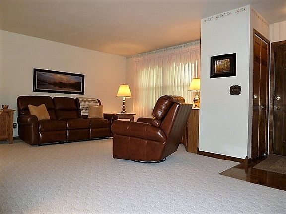 3rd image of 5259 Hutchison Dr