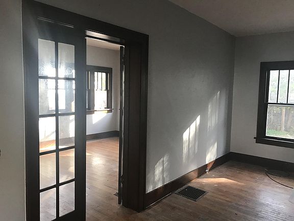 3rd image of 1659 Center Ave NE