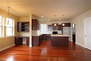 3rd image of 4439 Logan Dr NE