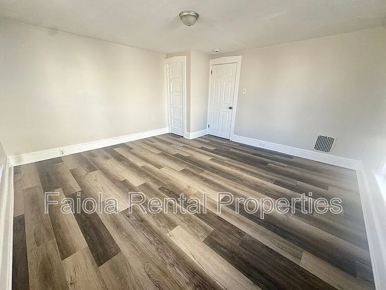 706 Buck St — Photo 8