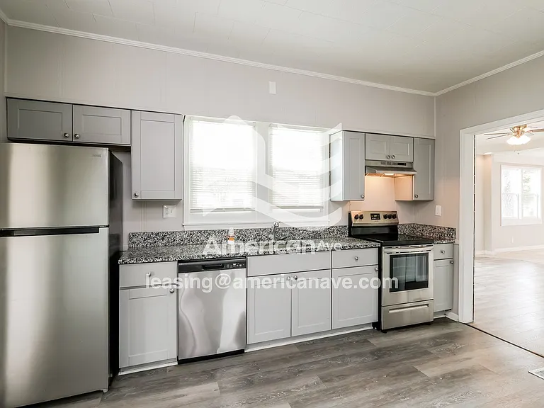 1536011_005_kitchen_6.jpg