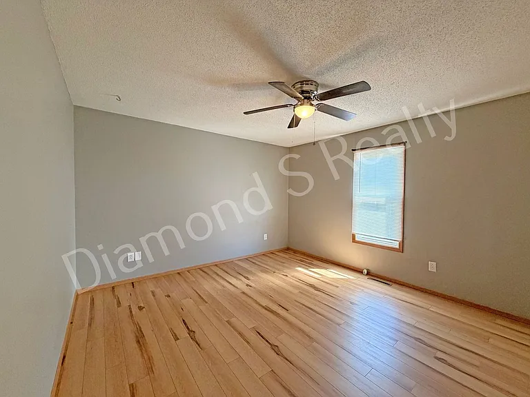 1505 W Rainey Duplex — Photo 16