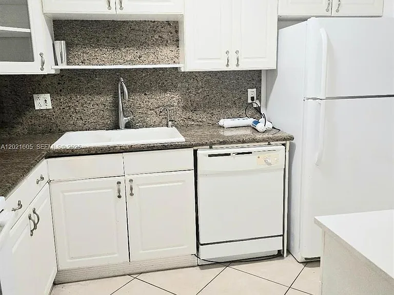 2309 Park Ln #116 — Photo 4