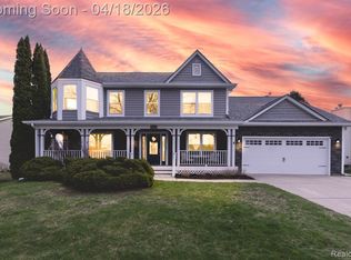 523 Dorchester Way, Milford, MI 48381