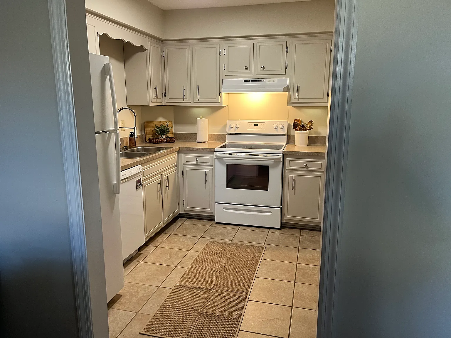 2 bed, 1.5 bath, 960 sqft, $1,750 — Photo 3