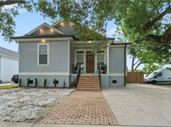 2705 Jackson Blvd, Chalmette, LA 70043