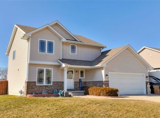 5852 NW 50th St, Johnston, IA 50131