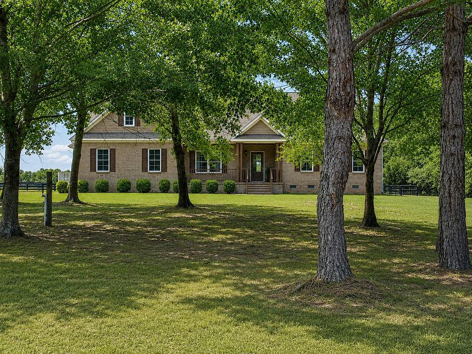 1st image of 307 Fox Tail Ct
