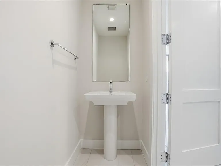 275 1st Ave S #1008 — Photo 43