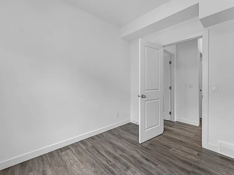 24 Rivercrest Dr — Photo 16