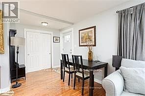 4th image of 435 Napier St #A