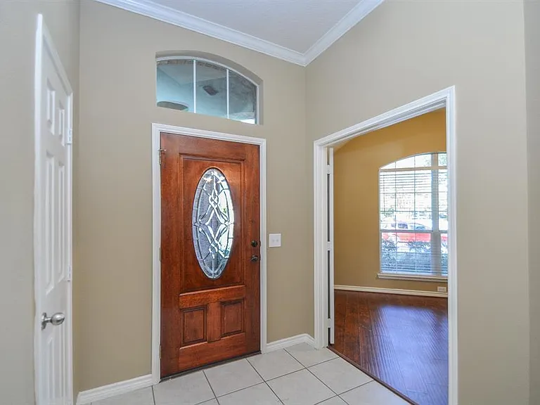 4914 Surrey Park Cir — Photo 6