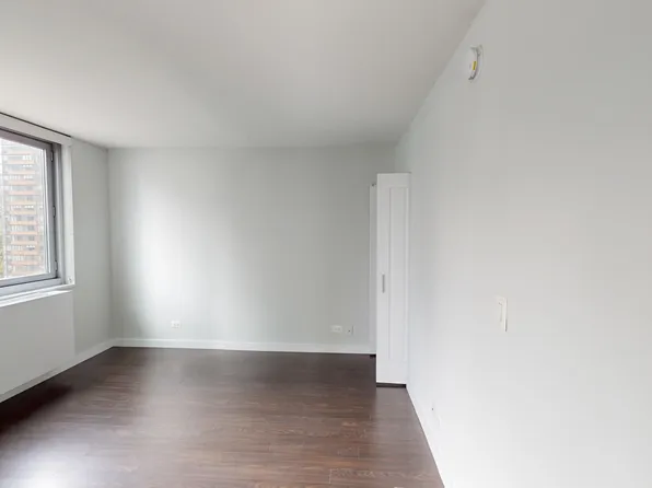 401 East 34th Street image 4 of 9