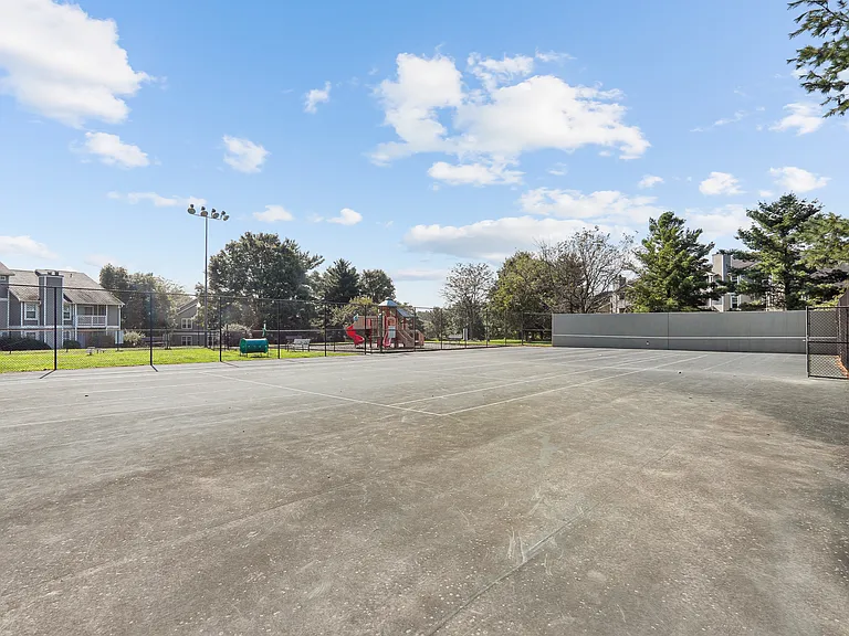 Cherry Knoll — Photo 14