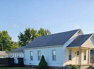 414 E Ebony St, Thayer, IL 62689