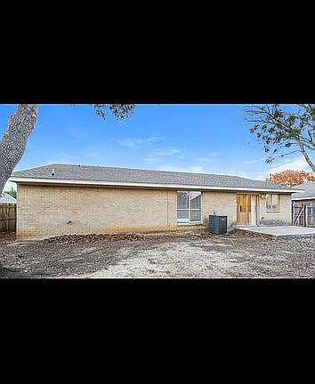 3rd image of 2308 Starke Ct