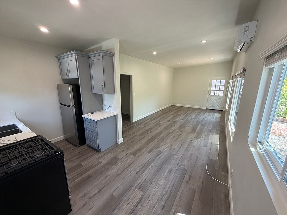 1st image of 95 S Sunnyslope Ave #95