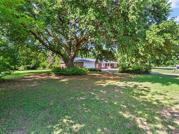 3rd image of 160 Pine Ridge Dr