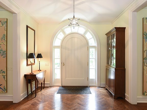 4th image of 278 W Laurel Ave