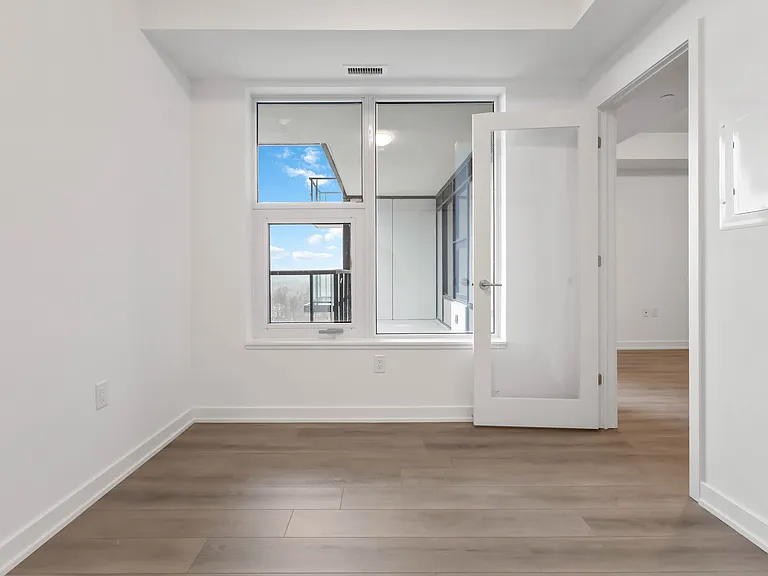 7439 Kingston Rd — Photo 104