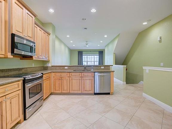 2nd image of 5113 Artesa Way W