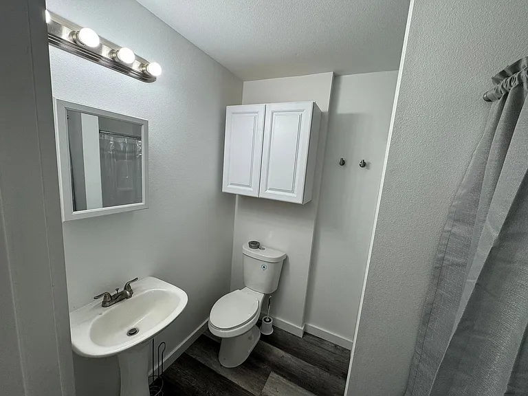583 1/2 N Main St — Photo 11