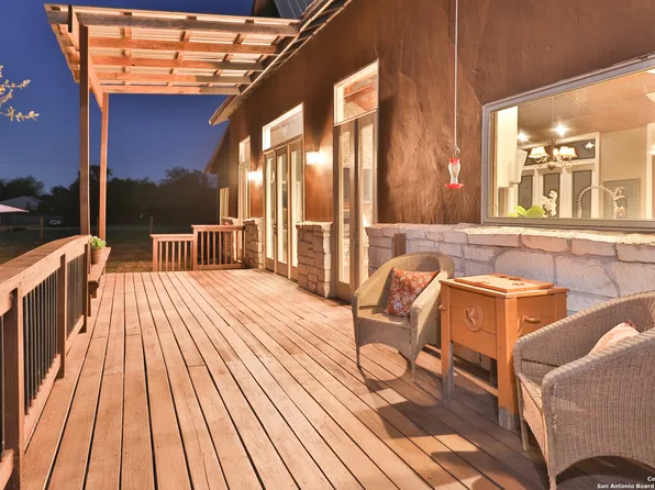 1523 Meadow Glen, Adkins, TX 78101