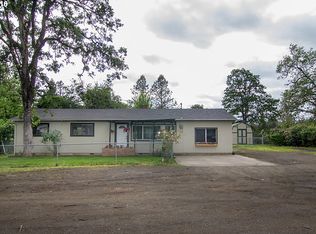 536 Gresham Ln, Winchester, OR 97495