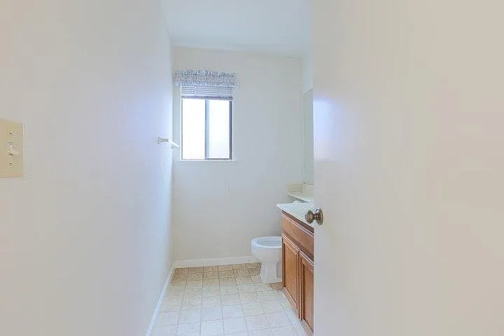 2224 Emerald Hills Cir — Photo 8