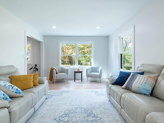 5th image of 621 S Pleasant Ridge Rd