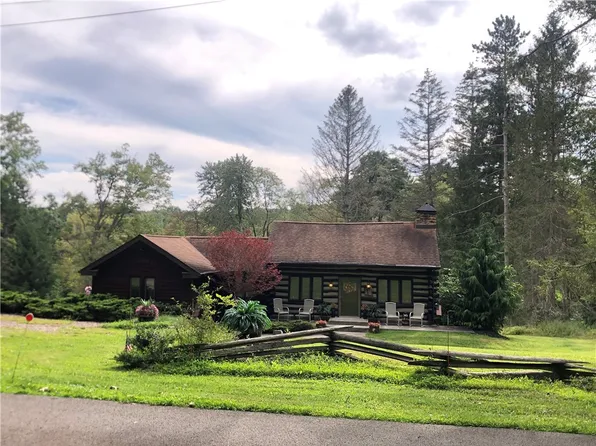 102 Lafayette Trl, Chalk Hill, PA 15421