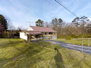 1117 Old Allardt Rd, Jamestown, TN 38556