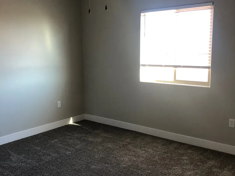 655 S Malorie Way — Photo 15