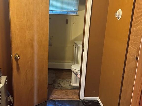 4th image of 342 Wyona Ave