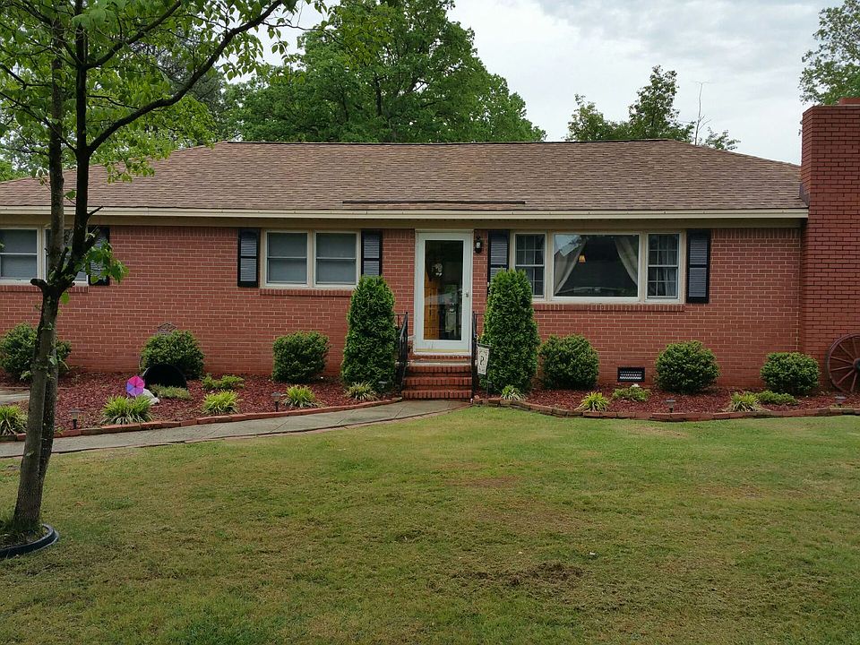 1st image of 809 Pinecrest Rd