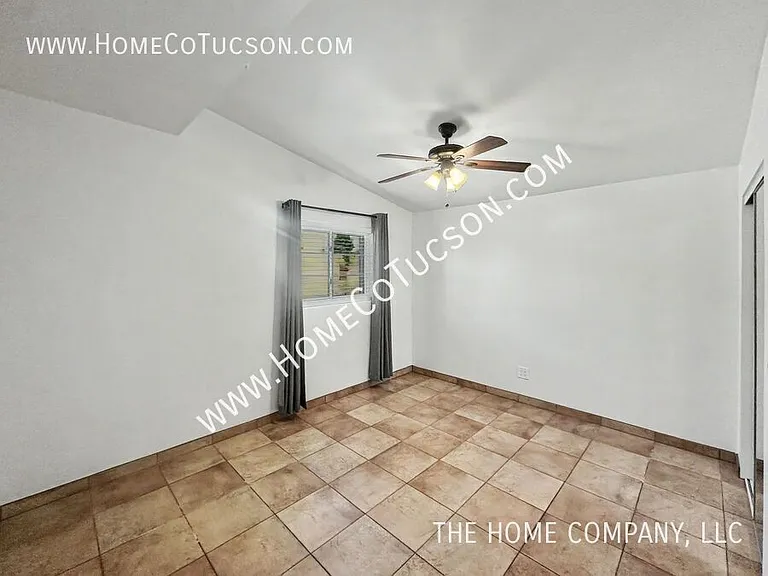 5121 E 6th St — Photo 17