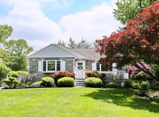 24 Hopper Ter, Ramsey, NJ 07446