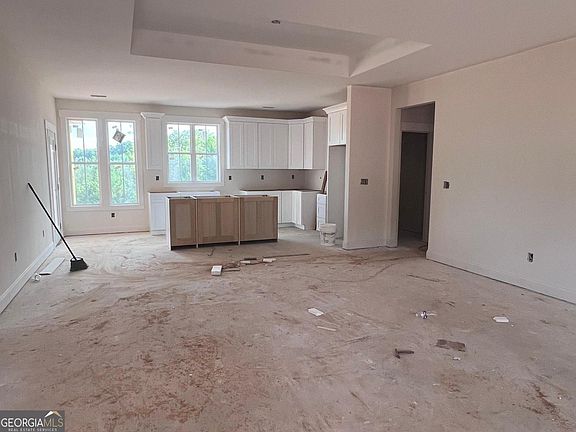 3rd image of 616 Lake Laurel Rd