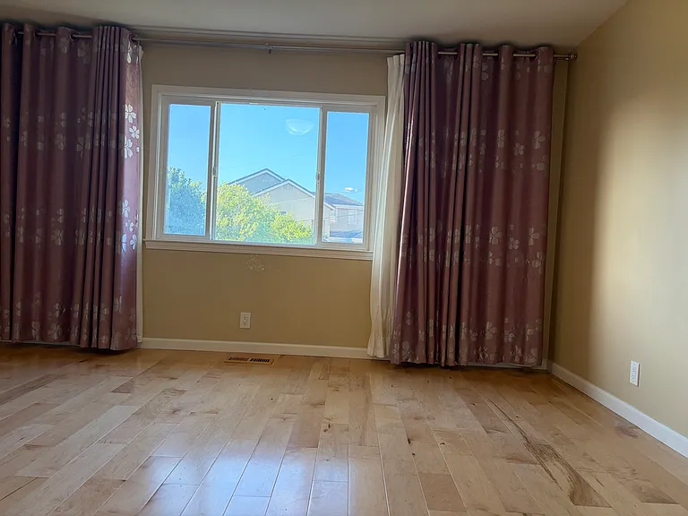 748 Serra Dr — Photo 12