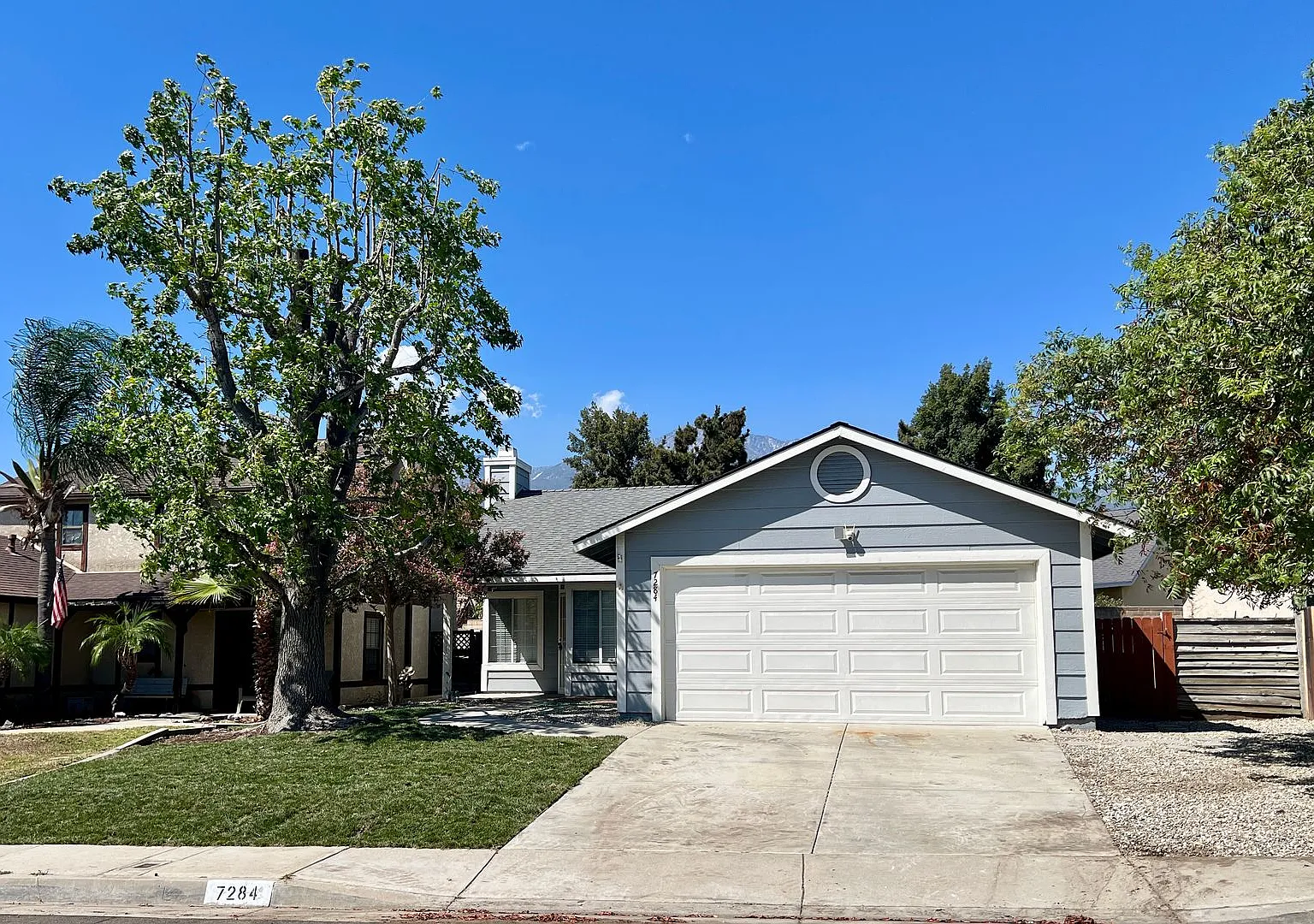 *Newly Updated* Single story 3bed+den/2 bath newly renovated home — Photo 1