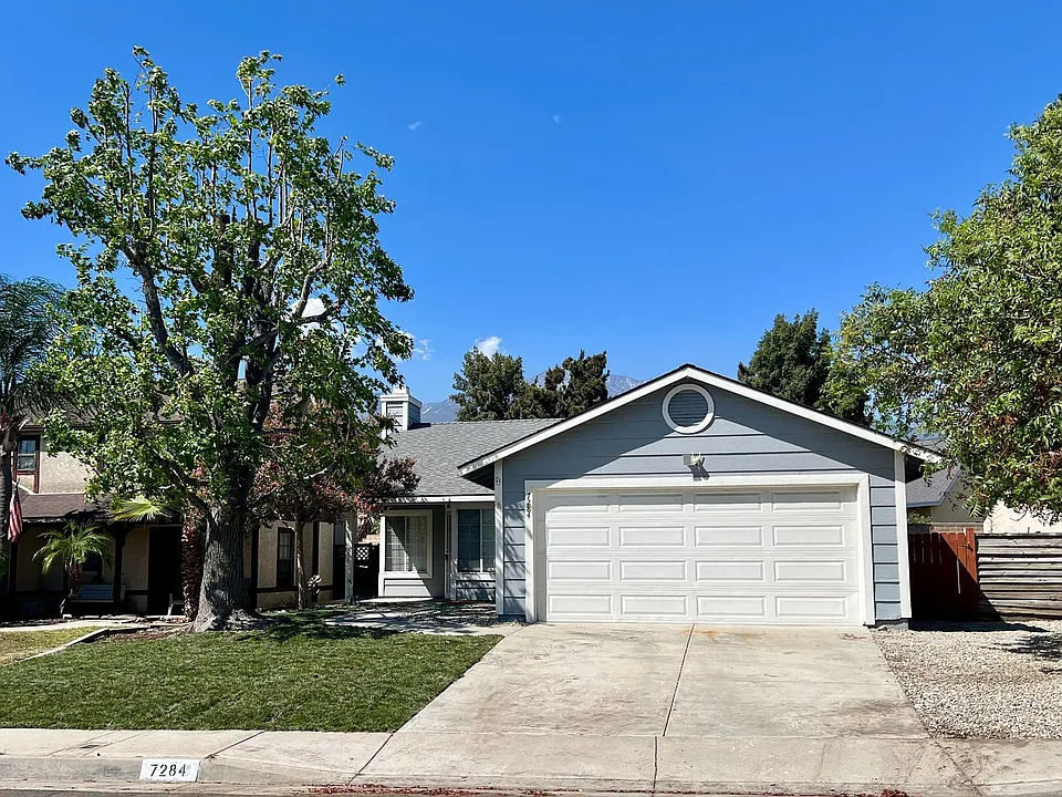 7284 Parkside Pl