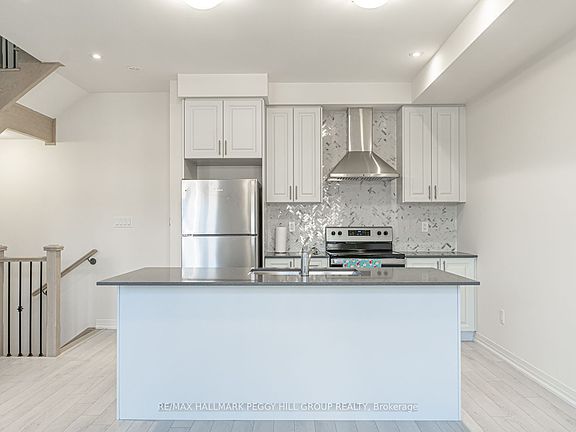2nd image of 31 Bluebird Ln