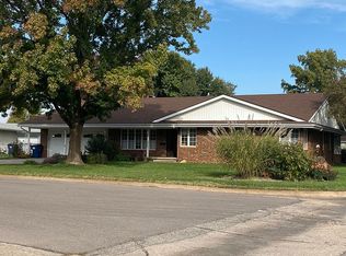 518 Ponderosa Ln, Sterling, KS 67579