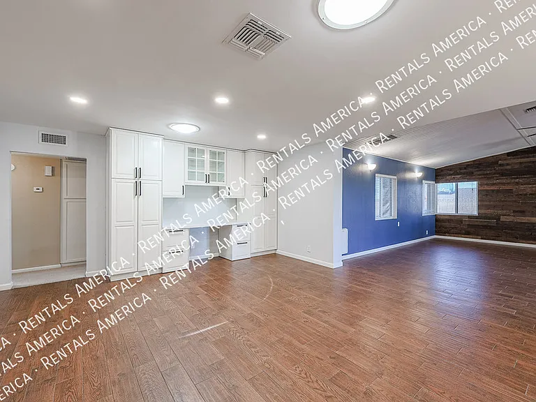 1360 W Esplanade St — Photo 5
