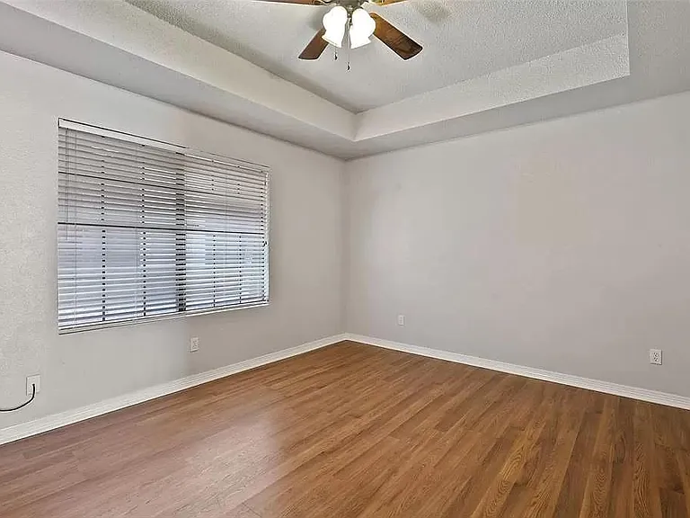 1823 Hillcrest St — Photo 12