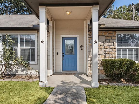 3rd image of 217 Kellyn Ct