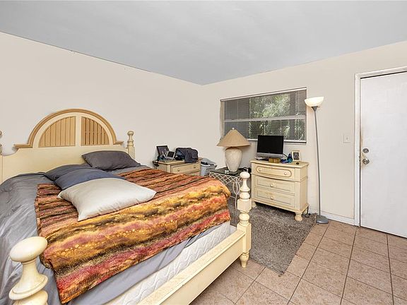 3rd image of 224 Waverly Way APT 4