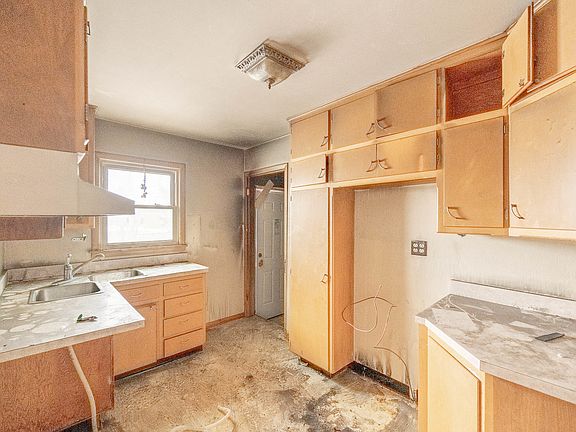 5th image of 409 N Iowa Ave