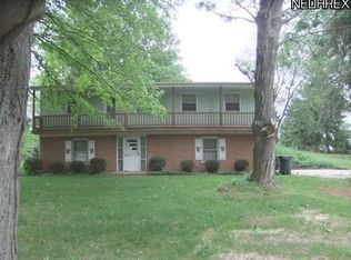 3771 N Sunnyfield Dr, Akron, OH 44321